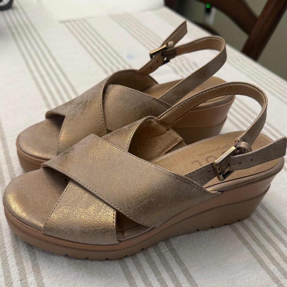 SOUL Naturalizer Women’s Goodtimes Slingback Wedge Sandal